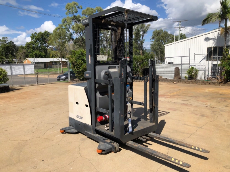 Used Crown Stockpicker SP3400