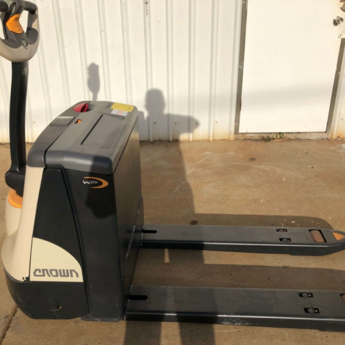 Crown WP3020 Refurbished Pallet Truck